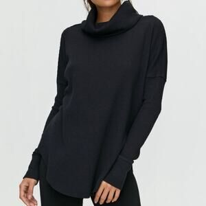 Aritzia TNA Waffle Knit Thermal‎ Cowlneck Longsleeve Top in Black Size Medium